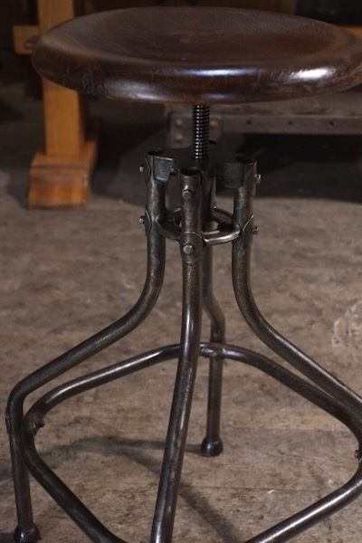 tabouret atelier ancien haut